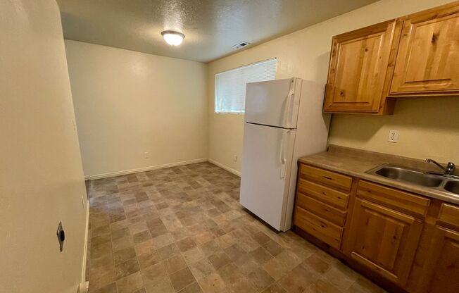 2 beds, 1 bath, 900 sqft, $1,300, Unit 1