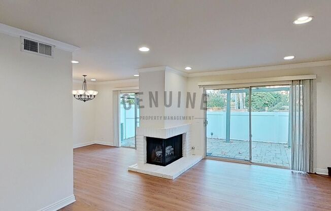 Wonderful 3 Bedroom Townhouse in Laguna Hills!