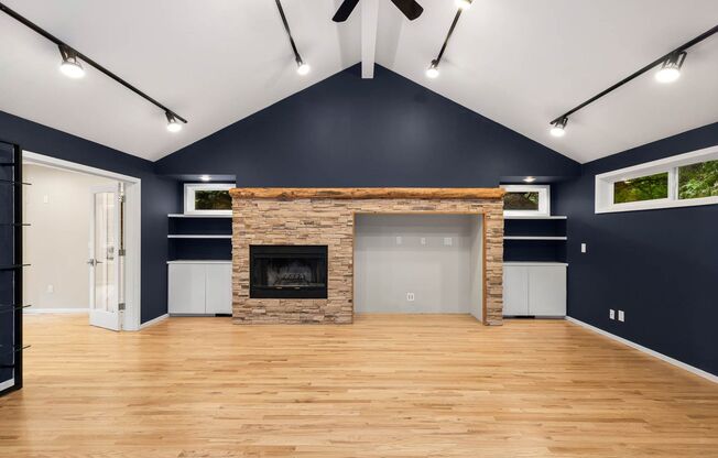 4 beds, 3.5 baths, $5,695