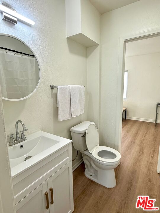 640 W 81 ST