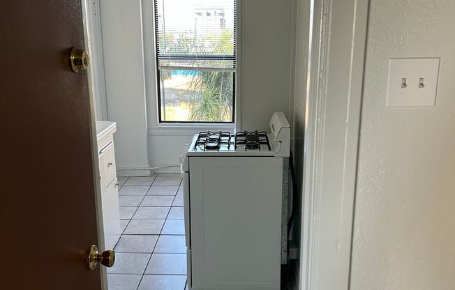 Studio, 1 bath, 340 sqft, $1,595, Unit 607