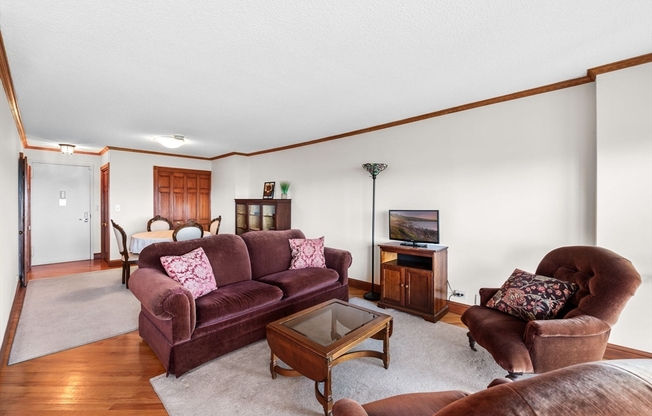 1 bed, 1 bath, 590 sqft, $3,150, Unit 17J