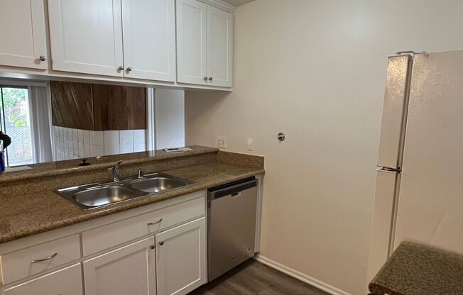 2 beds, 1 bath, $2,150