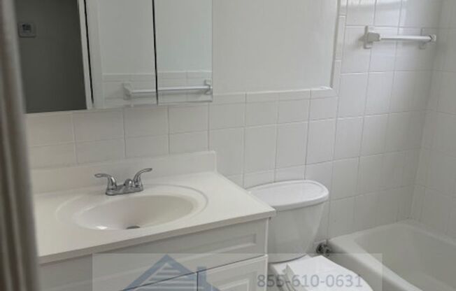 Studio, 1 bath, 444 sqft, $1,425, Unit 103