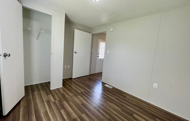3 beds, 1 bath, $1,395, Unit 6334 Eugene Acres Lane
