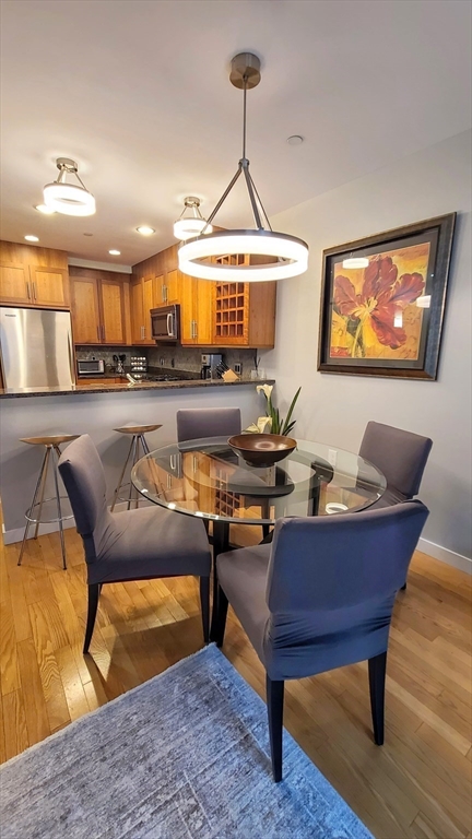 1 bed, 1 bath, 836 sqft, $3,600, Unit 903