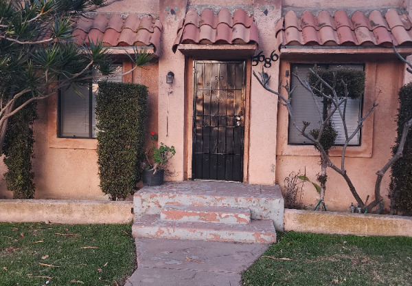 5686 OLIVE AVE
