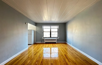 1360 W Touhy Ave