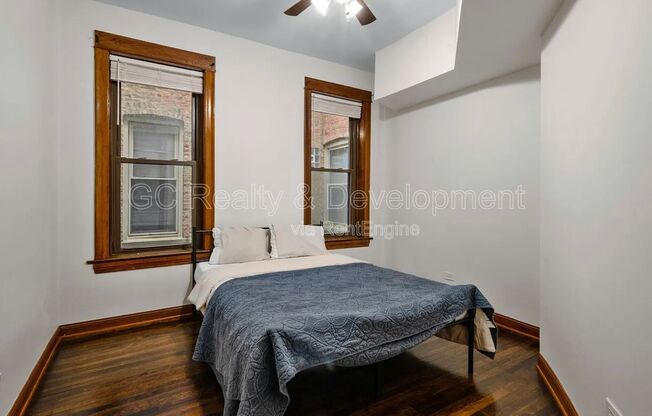 4923 S VINCENNES AVE