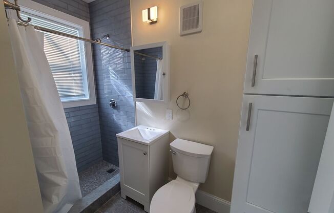 1 bed, 1 bath, $2,700, Unit 9