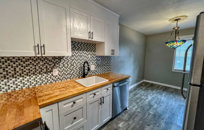 UPDATED 2 Bedroom 2 Bath Woodcrest Condo in Winter Park!