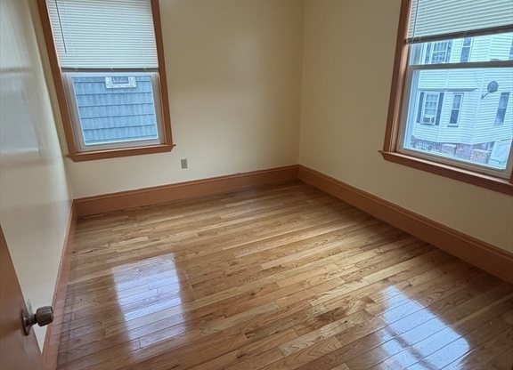 4 beds, 1 bath, 1,500 sqft, $2,800, Unit 2