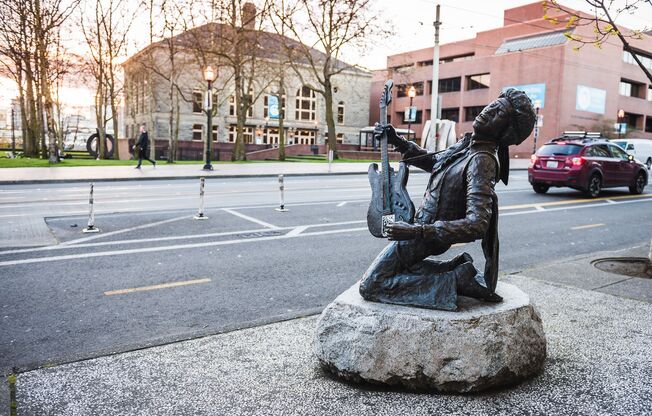 2 beds, 2 baths, 907 sqft, $3,850, Unit 607