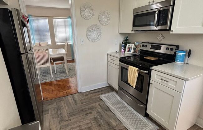 2 beds, 1 bath, $2,100, Unit 1026 - A