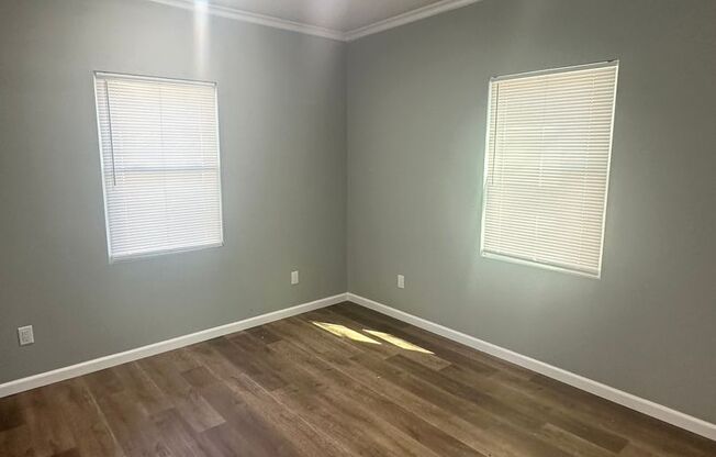 2 beds, 1 bath, $999