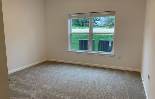 1 bed, 1 bath, 738 sqft, $1,175, Unit 213