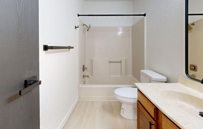 3 beds, 2 baths, 1,302 sqft, $1,250, Unit 205-201G