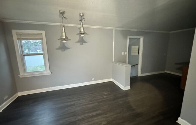 3 beds, 1 bath, $1,900