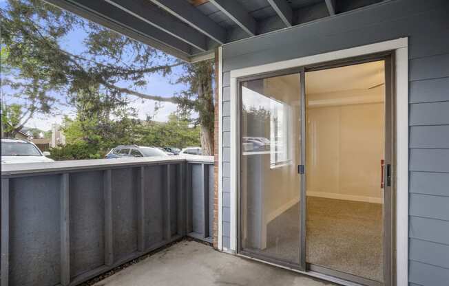 Spacious Balcony at Horizon East Apartments
