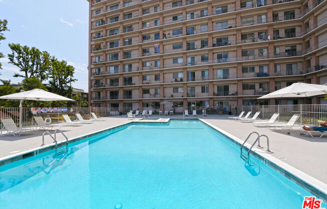 1 bed, 2 baths, 737 sqft, $3,150, Unit 424