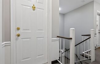 Simply Beautiful, Spacious 2 Bd/1Bth Condo with $500 rent credit - July Special!