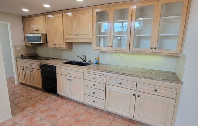 HUGE UPPER 1BD/1.5BA CONDO WITH LOFT, PARKING LAUNDRY AND 2 PRIVATE BALCONIES!!