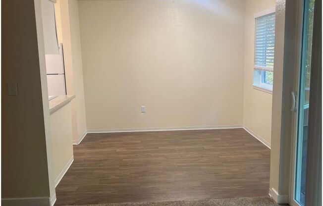 2 beds, 1 bath, 870 sqft, $1,850