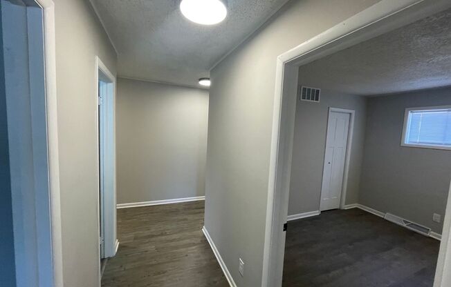 3 beds, 1 bath, 1,100 sqft, $900, Unit 5