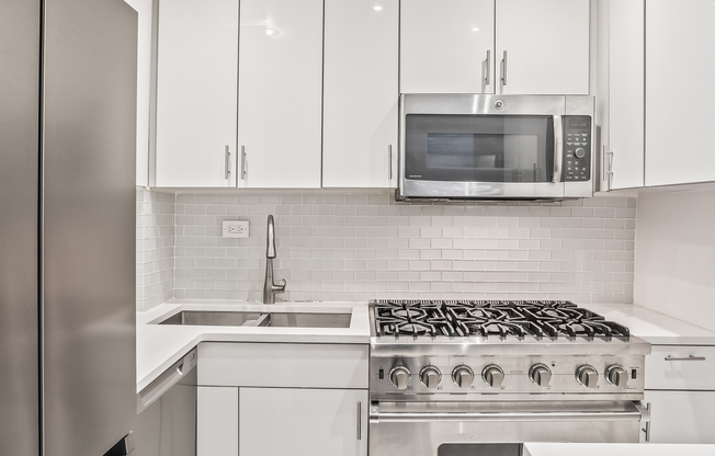 1 bed, 1 bath, $4,950, Unit W8G