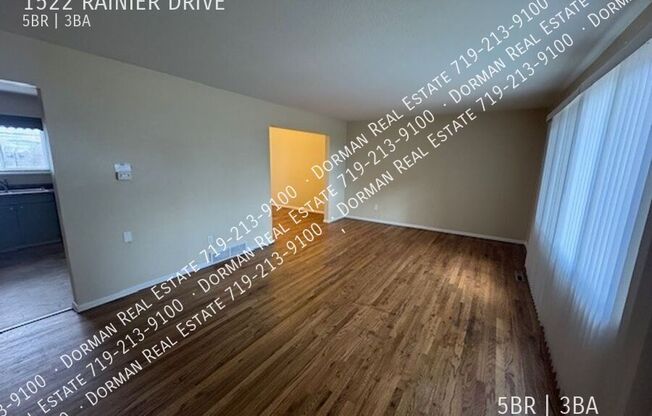 1522 RAINIER DR