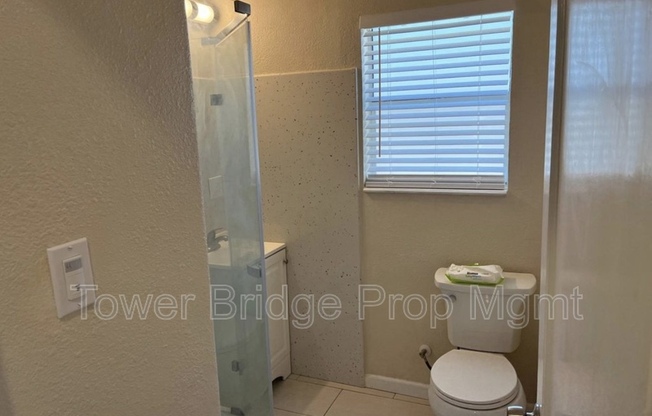 3 beds, 2 baths, 1,052 sqft, $2,250