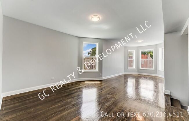 6433 S VERNON AVE