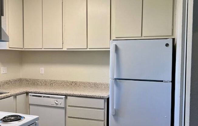 1 bed, 1 bath, 700 sqft, $1,500, Unit 90