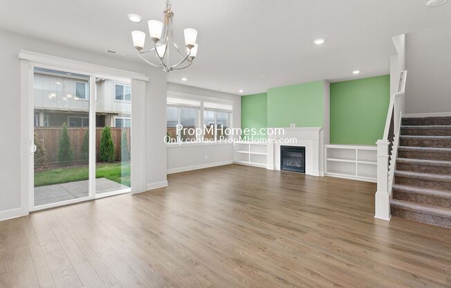 Elegant 4-Bedroom in South Cooper Mountain – Soaking Tub, Fireplace & More!