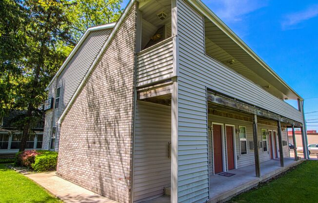 092-406 E Elm