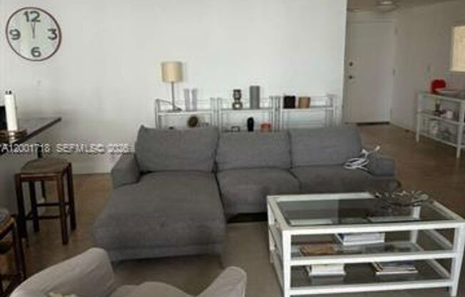 121 Crandon Blvd # 462 (A12001718)