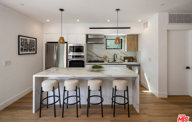2003 BELLEVUE AVE