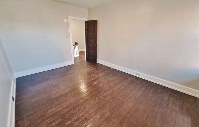 3 beds, 1 bath, $1,435, Unit 8 W Jackson