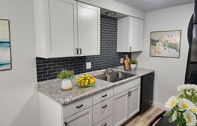 2 beds, 1 bath, 832 sqft, $950, Unit 6800 W 46th - Unit 04