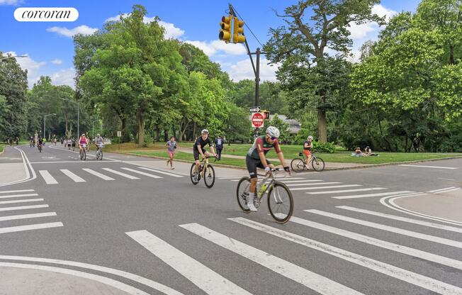 2 beds, 1 bath, $4,150, Unit 6C