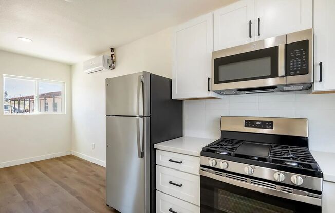 6563 Oasis Ave.