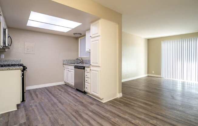 1X1 DINING ROOM VIEW