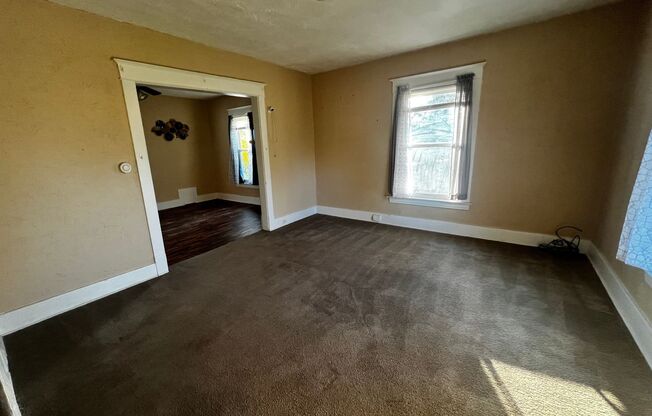 2 beds, 1 bath, $1,100