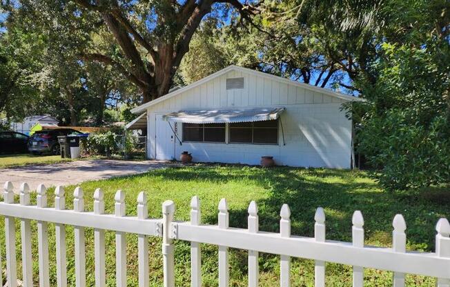 1416 WARWICK PL