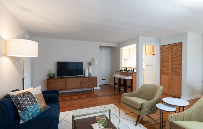 2 beds, 1 bath, 897 sqft, $2,335, Unit C-01