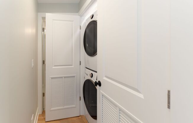 2 beds, 1 bath, 922 sqft, $2,795, Unit 2535-3