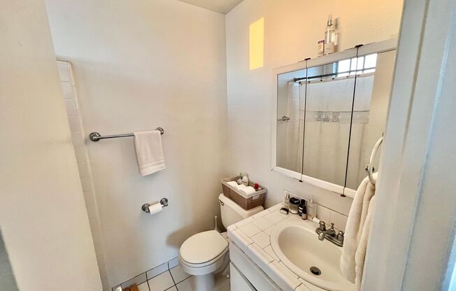 Studio, 1 bath, 450 sqft, $2,200, Unit 34 06