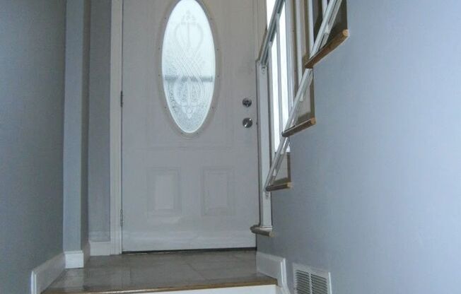 Life is better by the beach! Beach side townhouse 3bed 2.5 bath 1 garage,  master suite with private bath and kitchen.