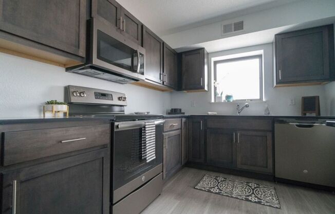 1 bed, 1 bath, 733 sqft, $1,450, Unit 212