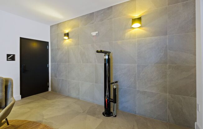 1 bed, 1 bath, $1,600